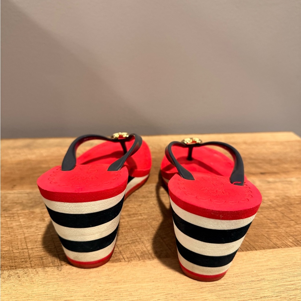 Juicy Couture Red and Navy Beach Sandals with Gold Detail - Picture 3 of 6